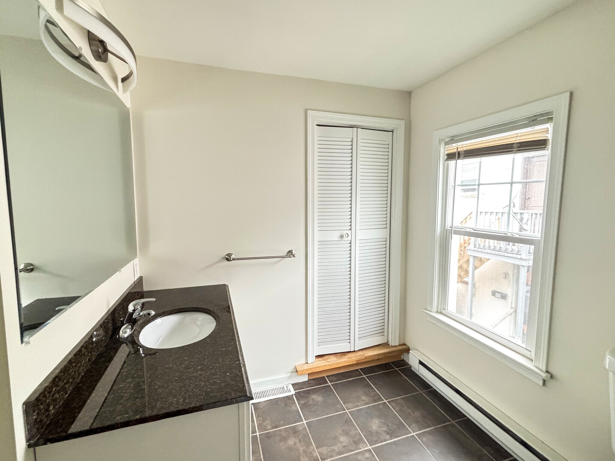 Bathroom w/ Closet - 70 New Charlotte St