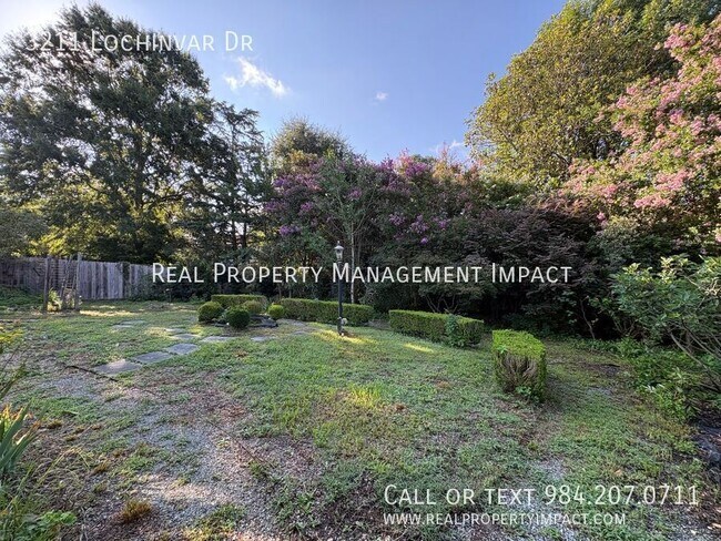 Building Photo - 3211 Lochinvar Dr