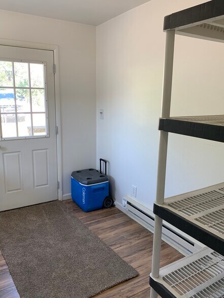 Laundry Room - 2439 9th Ave