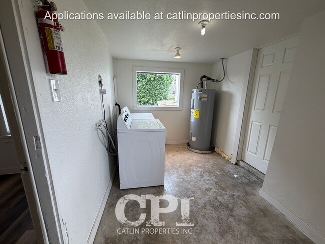 Building Photo - 5824 Ocean Beach Hwy