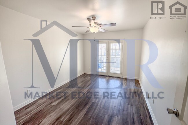 Building Photo - 3Bed/2.5Bath Townhouse at 24th St/Thomas! Ready for Immediate Move-In!