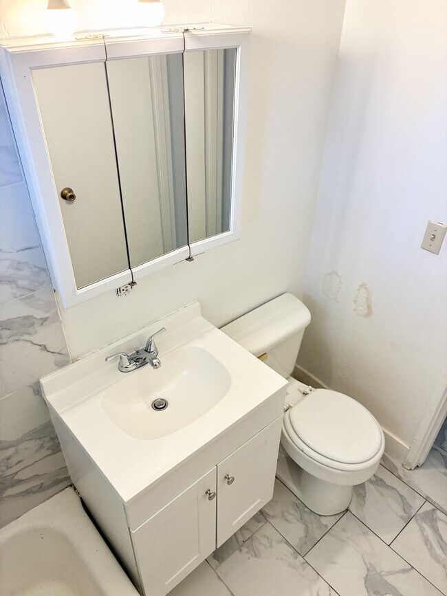 Building Photo - 631 N 120 E