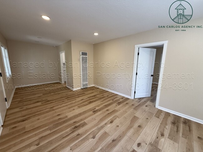 Building Photo - Newly Remodeled One Bedroom Carmel-by-the-...