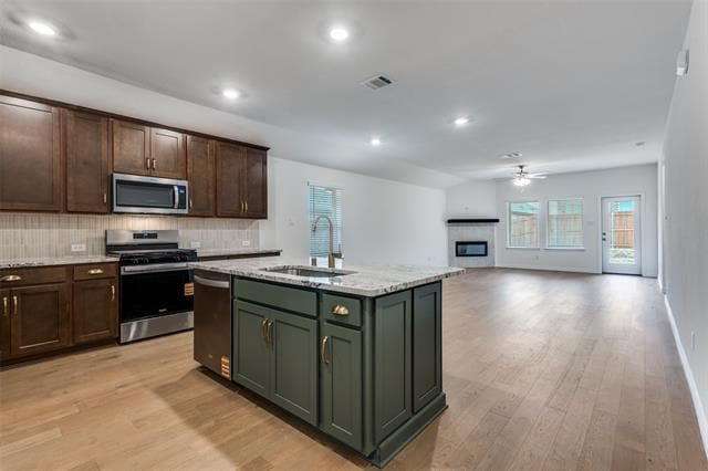 Building Photo - 313 Thorn Crk Dr