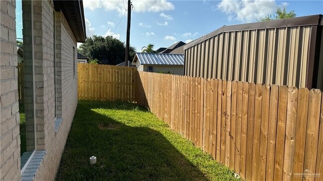 Building Photo - 14 Chapa Ave