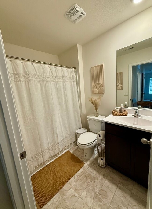 Building Photo - 215 Wanderlust Ct