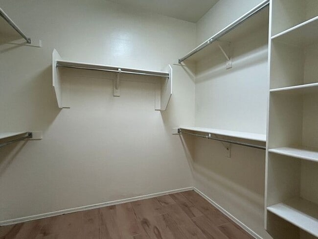 Building Photo - 7635 W Springfield Wy