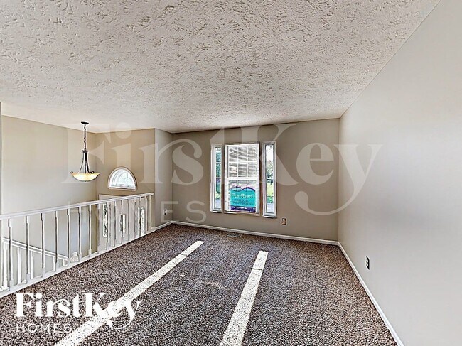 Building Photo - 9459 Hadway Dr