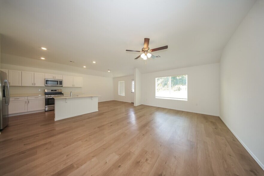 Building Photo - 5908 Norway Spruce St