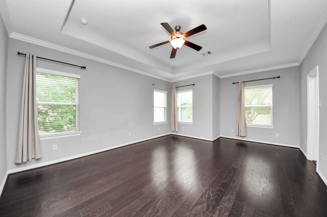 Building Photo - 2219 Bellefontaine