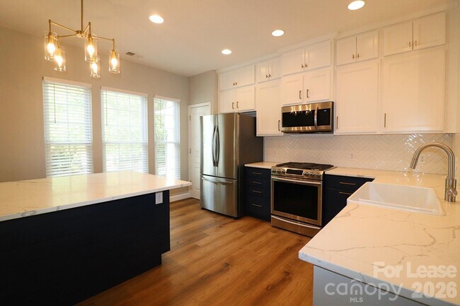 Building Photo - 564 6th Baxter Crossing