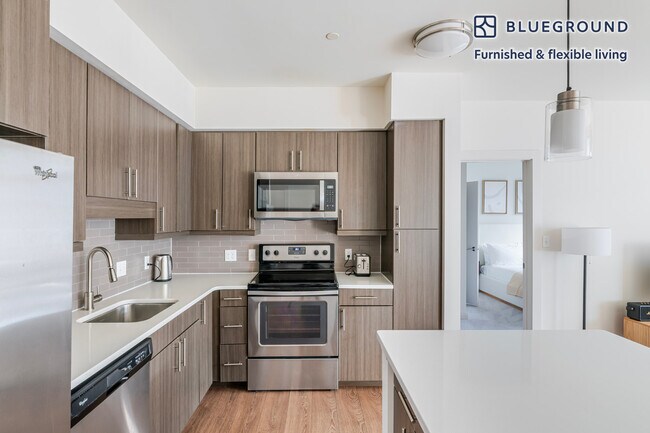 Building Photo - 36 River St