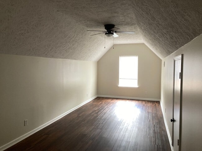 Building Photo - All new interior and exterior! Move in ready!