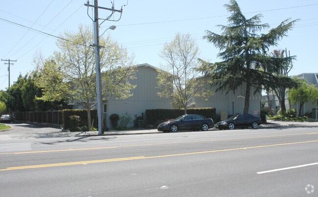 Building Photo - 2868 Homestead Rd