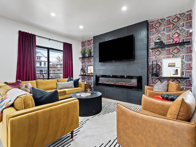 Building Photo - 25 N Rose Blvd