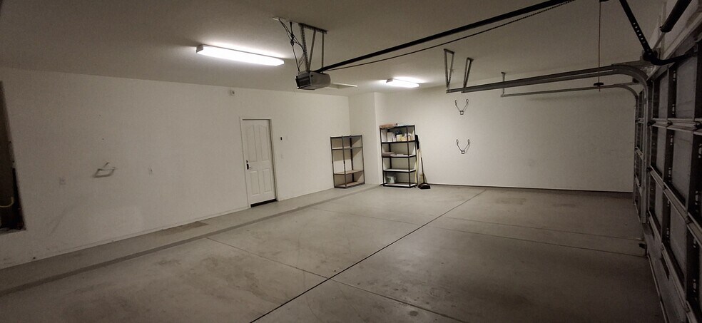 Garage #3 - 16021 W Becker Ln