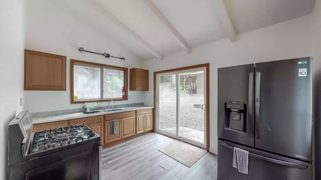 Building Photo - Gated, Pet-Friendly Cabin With 1.3 Acres Of Wooded Views