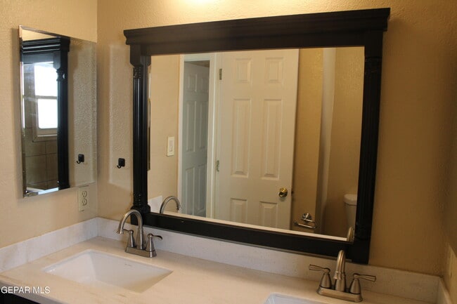 Building Photo - 6832 Canyon View Ln
