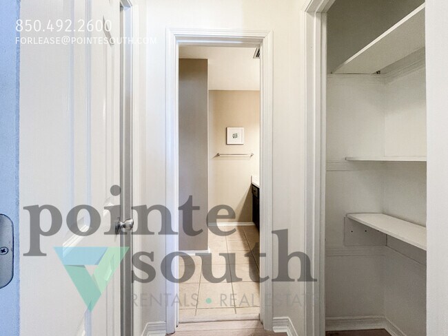 Building Photo - 13948 River Rd