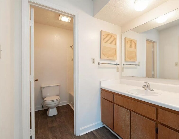 Building Photo - 2510 Avent Ferry Rd