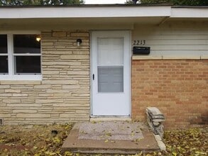 Building Photo - 2213 S Water St