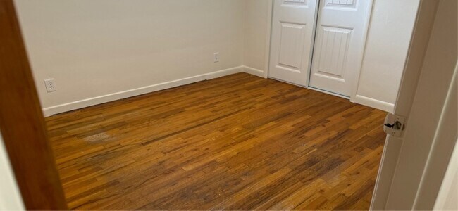 Building Photo - 938 Madison St