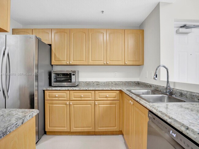 Building Photo - 6420 NW 114th Ave