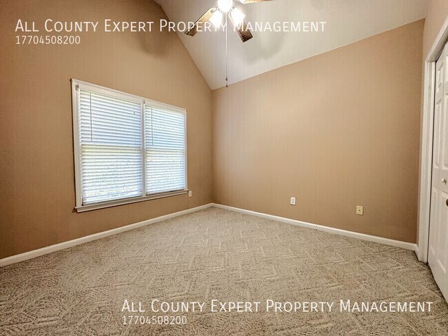 Building Photo - 4402 Fairecroft Terrace