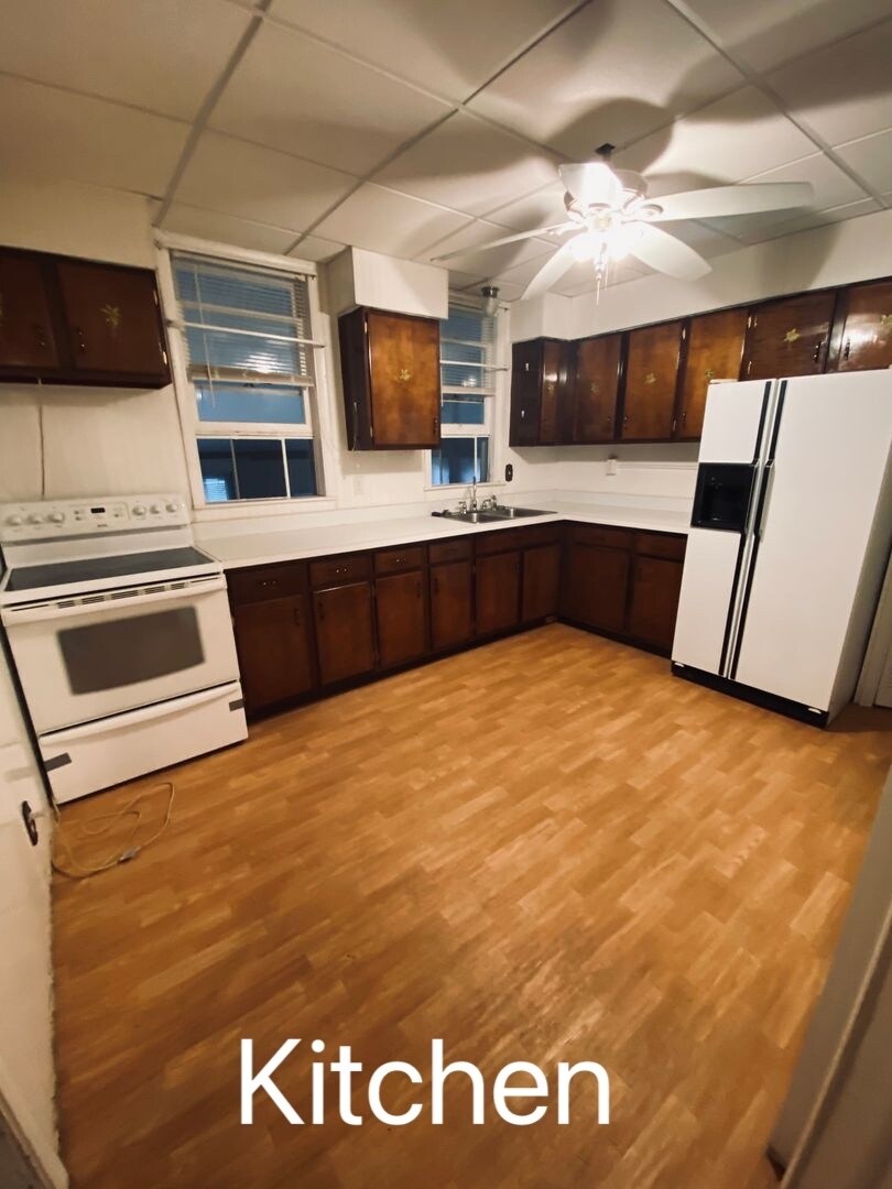 Building Photo - 1315 N George St