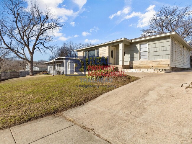 Building Photo - Charming 3 Bed 2 Bath Bungalow in Alamo He...