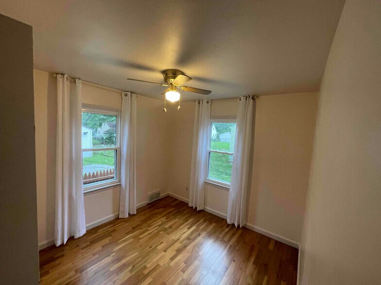 Building Photo - 505 Herrick Park Dr