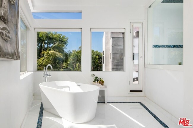 Building Photo - 11955 Pinnacle Pl