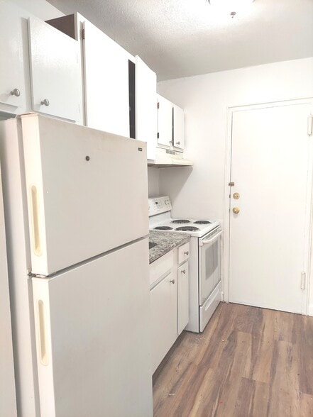 Building Photo - 25 Brooks Ave