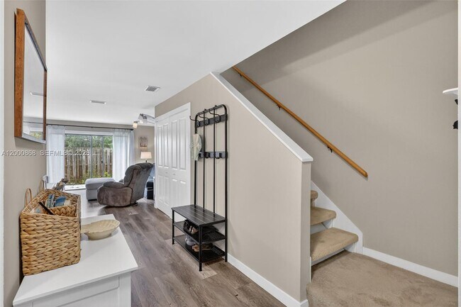 Building Photo - 9425 S Ocean Dr