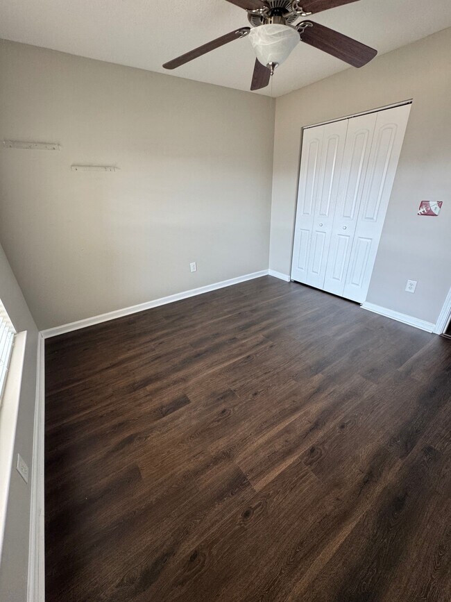 Building Photo - 661 Old Castle Loop