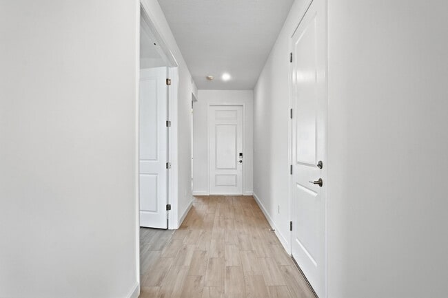 Building Photo - 3765 Harborside Ave