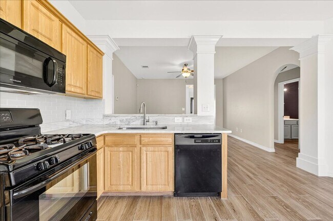 Building Photo - 2314 Blue Star Dr
