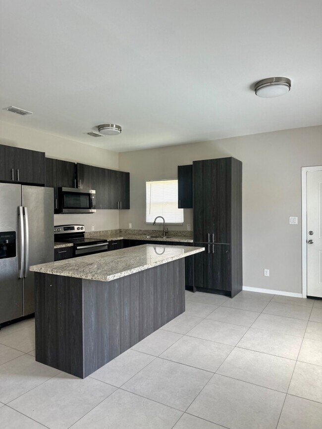 Building Photo - 3008 Sabercat Ave