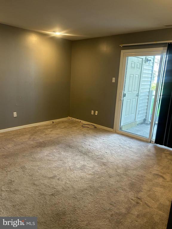 Building Photo - 413 Gregorys Way