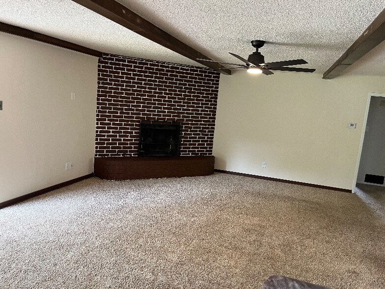 Building Photo - 408 Sheffield Dr