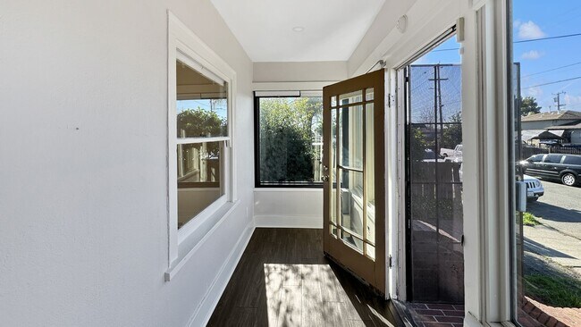 Building Photo - 22nd760