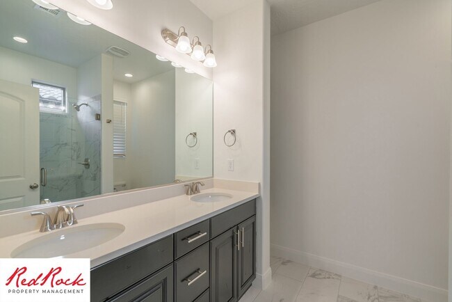 Building Photo - 3 Bedroom Single-Level Home In Quiet St. G...