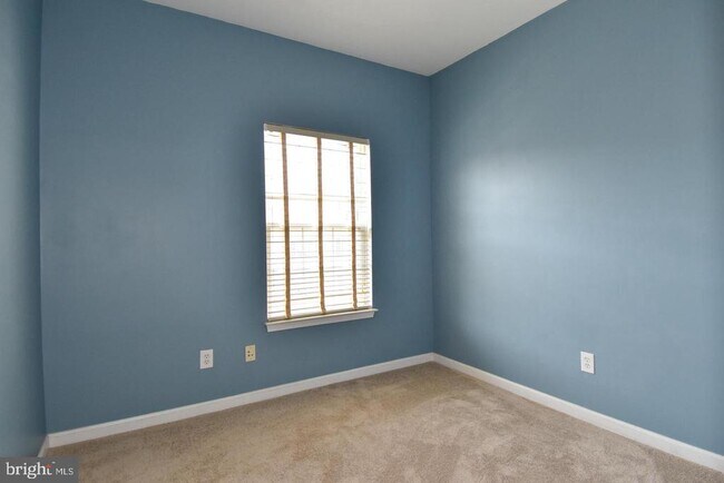 Building Photo - 7810 Locust Leaf Ln