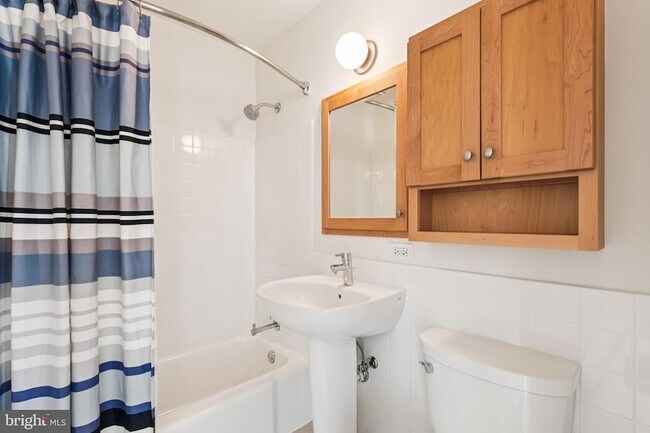 Building Photo - 1301 Delaware Ave SW