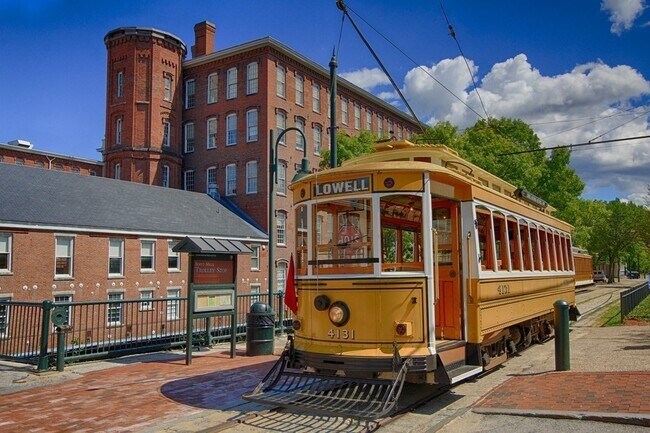 Building Photo - 130 John St