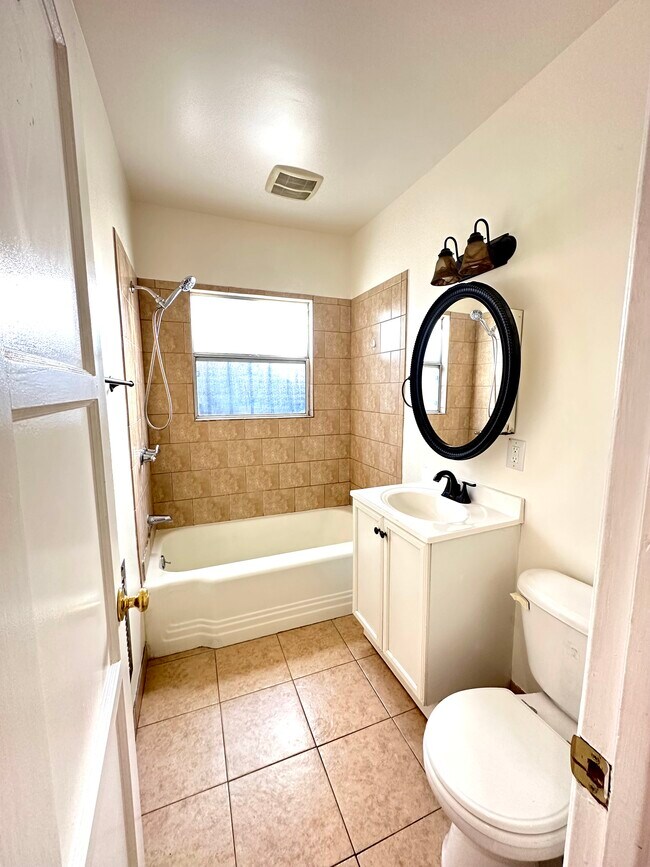 Building Photo - 6024 Dauphin Ave