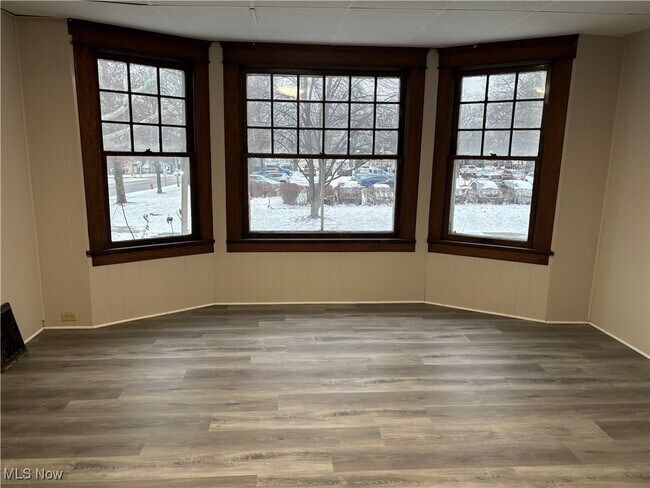 Building Photo - 408 S Arch Ave