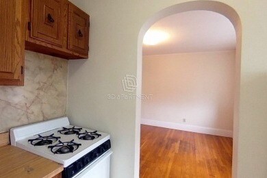 Building Photo - 347 Pleasant St