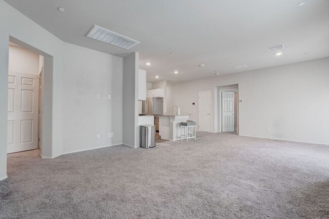 Building Photo - 4735 Ridgeley Ave