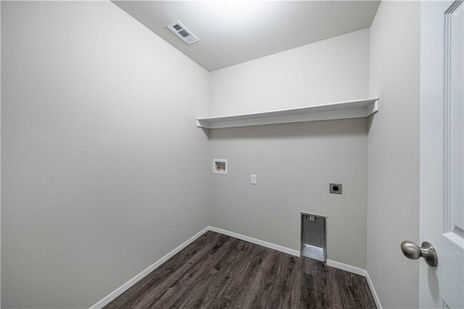 Building Photo - 820 Braidburn Rd